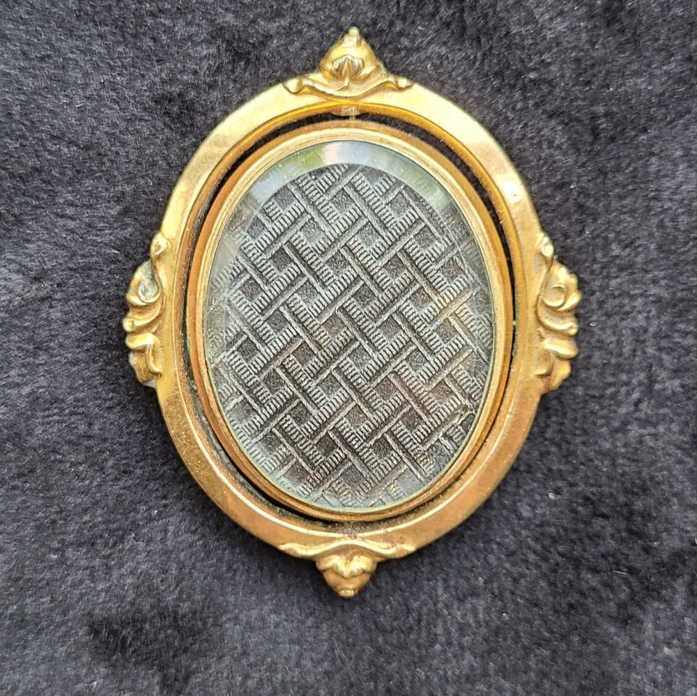Mourning Brooch Antique Glass Brooch